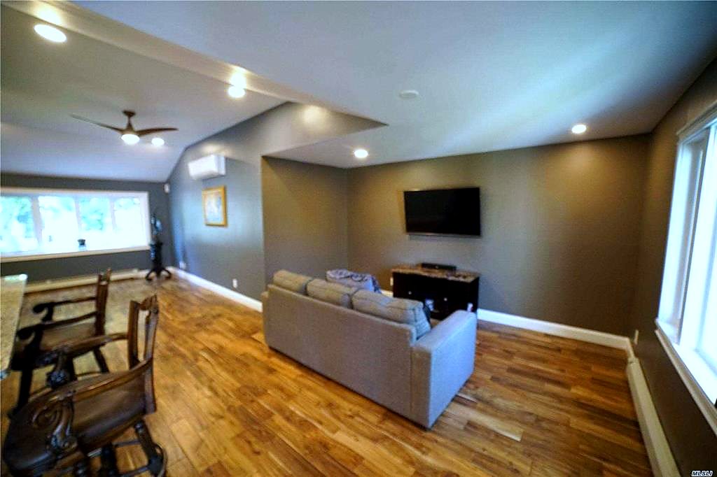 Living room, second view